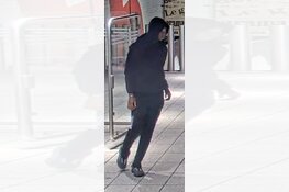 Wie herkent deze twee verdachten van een straatroof?