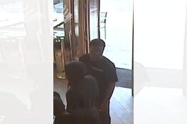 Wie herkent deze twee verdachten van een straatroof?