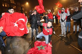 Fans Marokko vieren bereiken halve finale WK op Mercatorplein