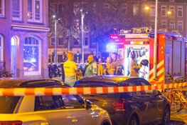 Automobilist vlucht na aanrijding met fietser en scooterrijder