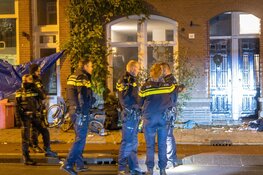 Automobilist vlucht na aanrijding met fietser en scooterrijder