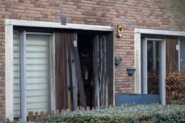 Brand na explosie bij woning Kospad