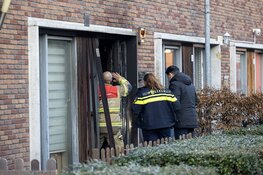 Brand na explosie bij woning Kospad
