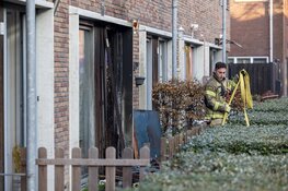 Brand na explosie bij woning Kospad