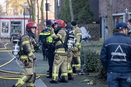 Brand na explosie bij woning Kospad