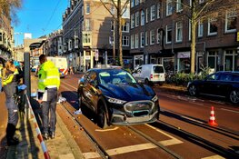 Taxichauffeur rijdt voetganger aan in Amsterdam