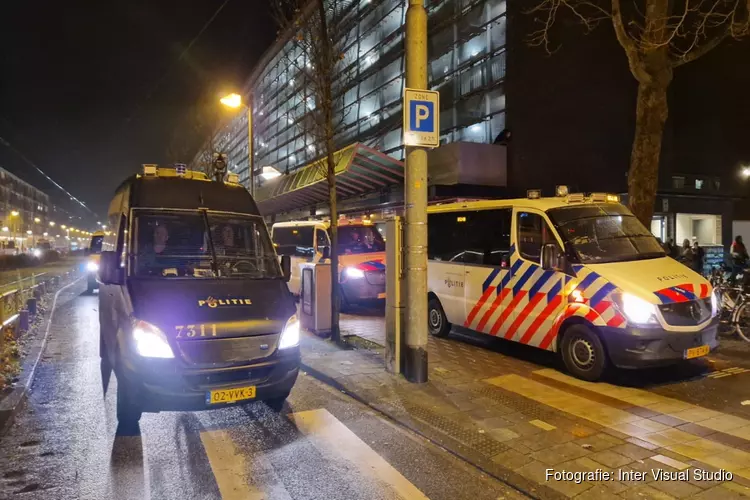 Grotendeels rustig in de stad, drie aanhoudingen in Amsterdam West