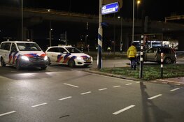 Botsing tussen personenwagen en politieauto