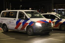 Botsing tussen personenwagen en politieauto