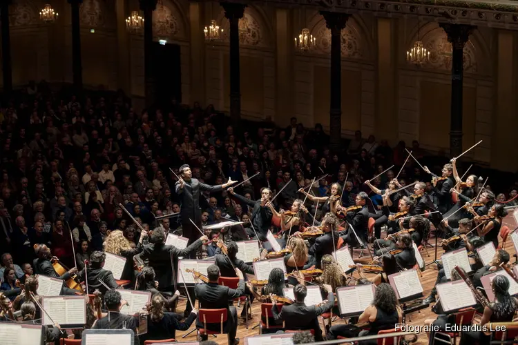 550.000 bezoekers voor Het Concertgebouw in 2022: Stijgende bezoekcijfers sinds heropening, zorgen over stijgende kosten