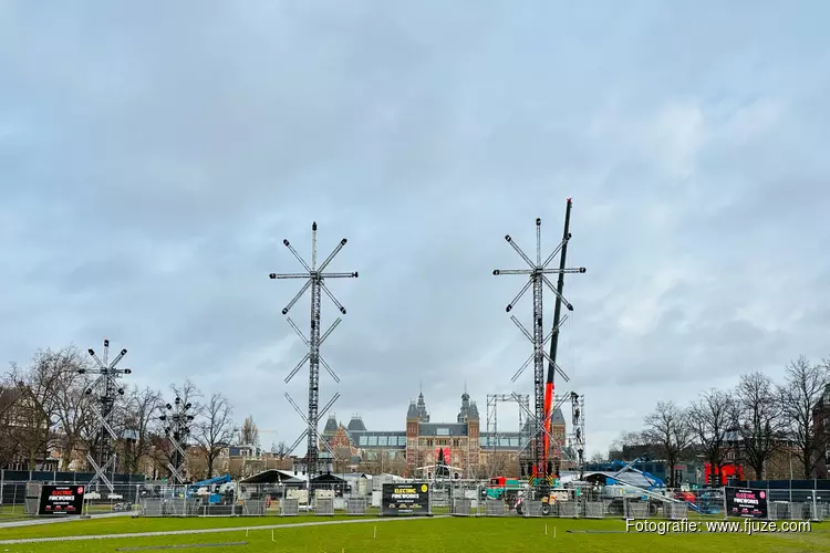 Opbouw Electric Fireworks Museumplein van start