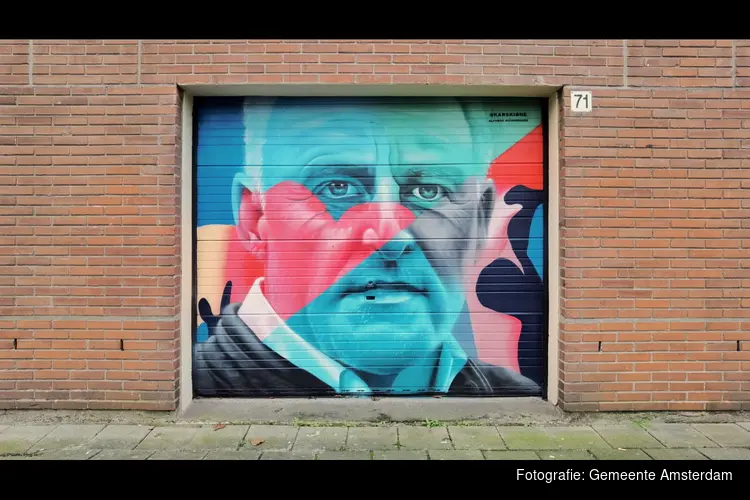 Cruijff, Peter R. de Vries en Nouri maken De Kleine Wereld mooier