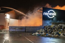 Grote brand bij afvalverwerker in Westelijk Havengebied
