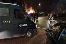 Bewoners Floradorp steken vreugdevuur toch aan ondanks verbod