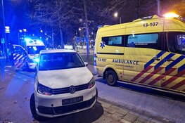 Fietser aangereden door taxi in Amsterdam-Zuid