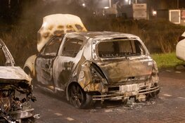 Twee auto's door brand verwoest op Sloterweg