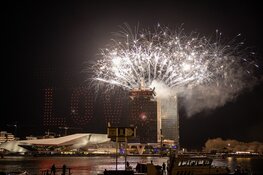 Grote publieke belangstelling voor uitgestelde vuurwerkshow boven het IJ