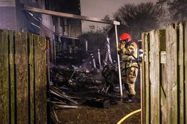 Veel schade bij brand in woning Amsterdam-Noord