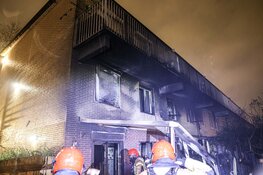 Veel schade bij brand in woning Amsterdam-Noord