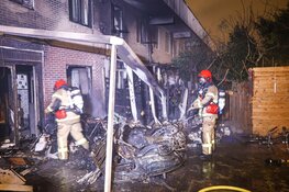 Veel schade bij brand in woning Amsterdam-Noord