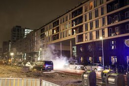 Auto en twee scooters verwoest door brand aan Voorburgstraat