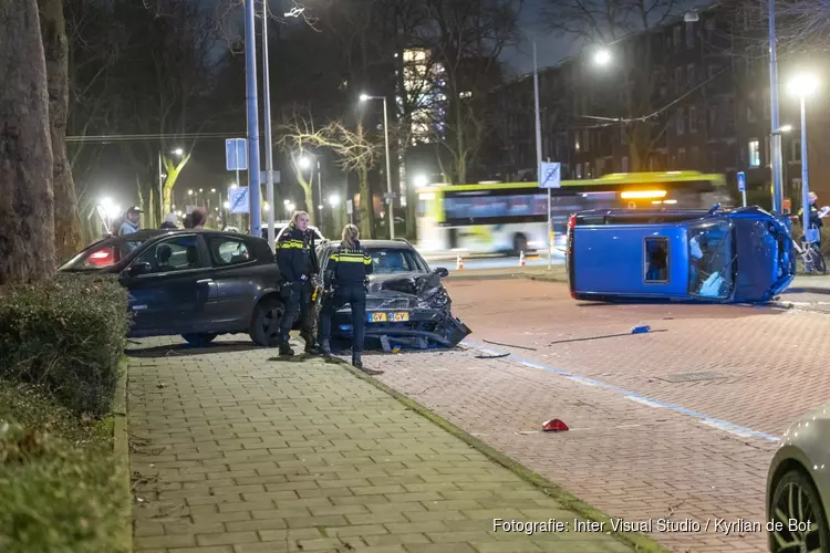 Ongeval in Slotermeer, bestuurder slaat op de vlucht