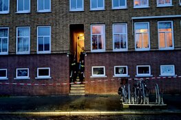 Kindje valt uit raam Bos en Lommerweg; politie zoekt getuigen