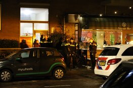 Mogelijke steekincidenten in Zuidoost en West. Politie doet onderzoek