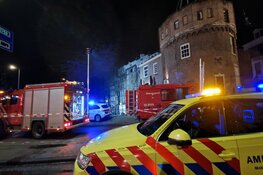 Man uit gracht gehaald door hulpdiensten