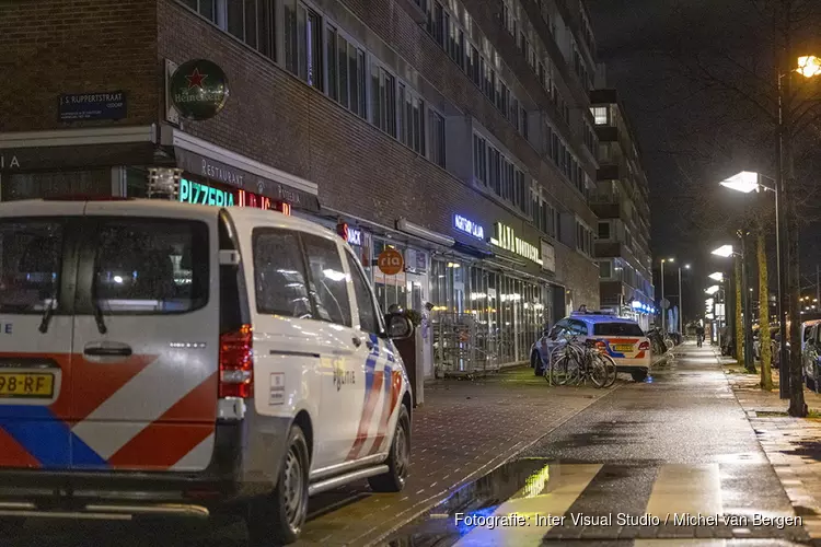 Overval op avondwinkel aan de Pieter Calandlaan in Amsterdam