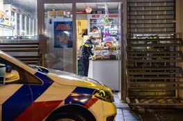Overval op avondwinkel aan de Pieter Calandlaan in Amsterdam