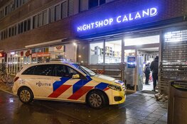 Overval op avondwinkel aan de Pieter Calandlaan in Amsterdam