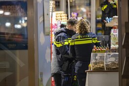 Overval op avondwinkel aan de Pieter Calandlaan in Amsterdam