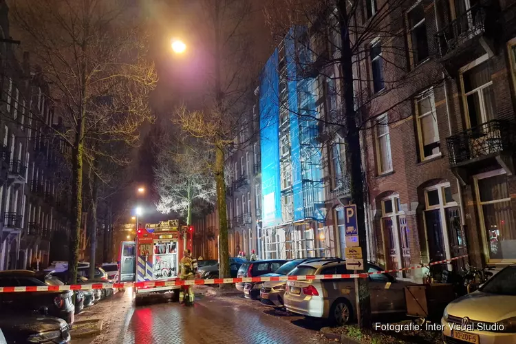 Lichtgewonde bij woningbrand Amsterdam-Zuid