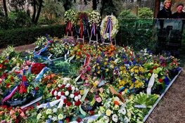 Bloemenzee en eindelijk weer publiek bij Nationale Holocaust Herdenking