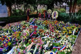 Bloemenzee en eindelijk weer publiek bij Nationale Holocaust Herdenking