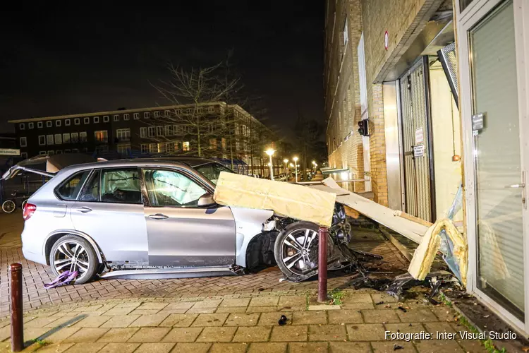 Achtervolging eindigt in crash in Bos en Lommer