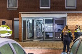 Explosief afgegaan bij portiekflat in Amsterdam-Zuidoost