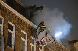 Gewonde bij grote woningbrand Van der Hoopstraat Amsterdam