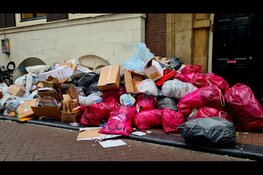 Afval stapelt zich op in centrum Amsterdam