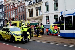 Fietser aangereden door tram in Amsterdam