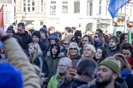 Paar honderd demonstranten op Dam voor woonprotest