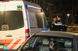 Politie doet onderzoek naar stoffelijk overschot in woning in Amsterdam-Noord