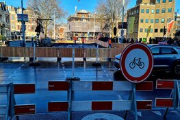 Waterleiding gesprongen bij Museumbrug, Stadhouderskade staat blank