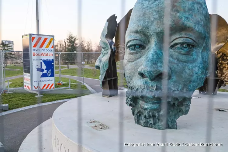 Deel monument Nelson Mandelapark weggenomen