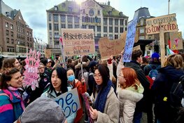Duizenden mensen bij Feminist March op de Dam