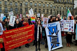 Duizenden mensen bij Feminist March op de Dam