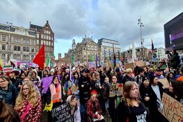 Duizenden mensen bij Feminist March op de Dam