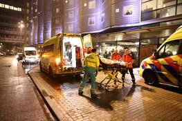 Persoon neergestoken nabij Amsterdam Centraal