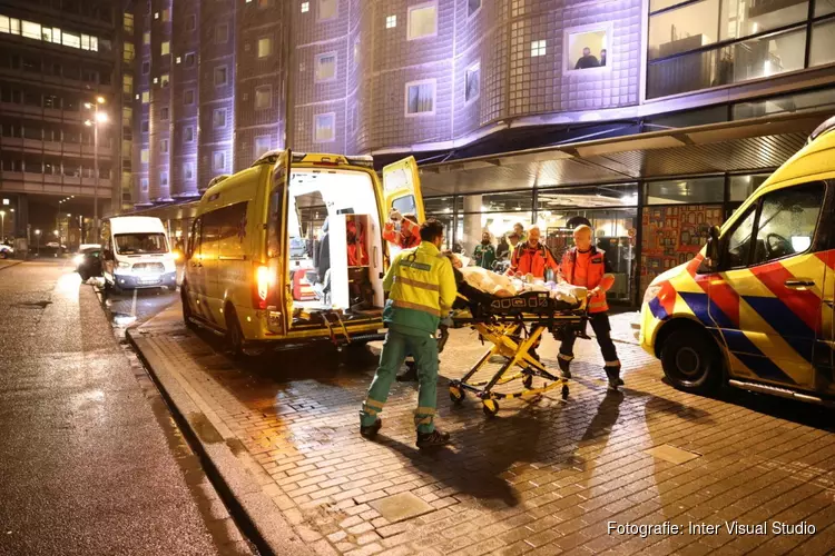 Persoon neergestoken nabij Amsterdam Centraal